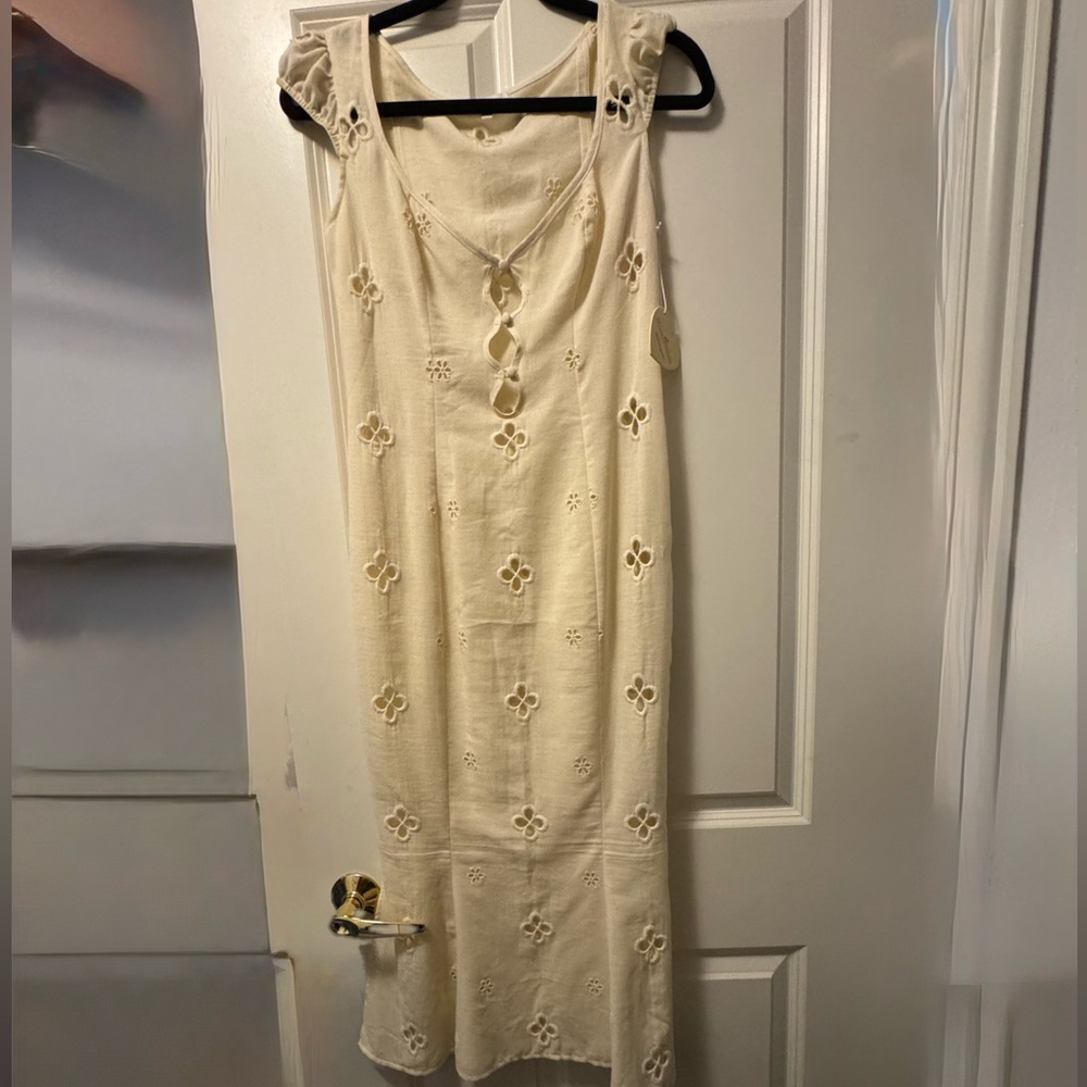 Mirror Palais Maria Cream Midi Dress with Floral Cutouts - Picture 6 of 6